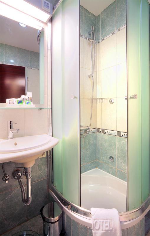 Hotel Turist Kraljevo Extérieur photo